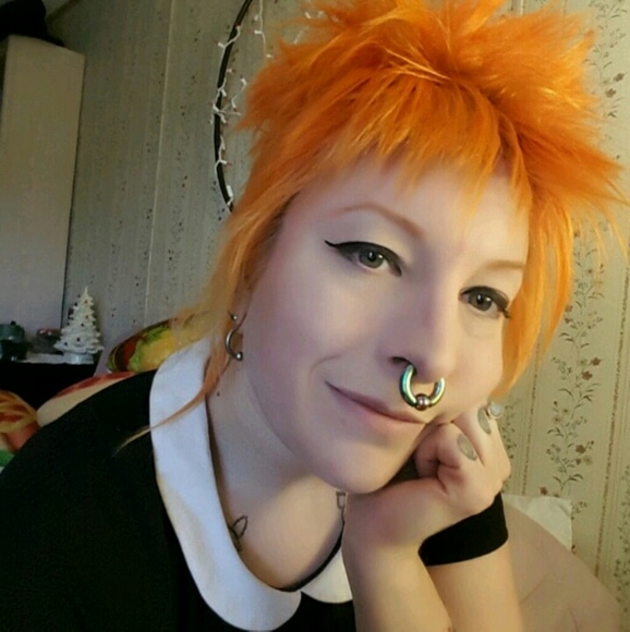 Vintage, name brand midrange funky treasures - Picture 5 of 12